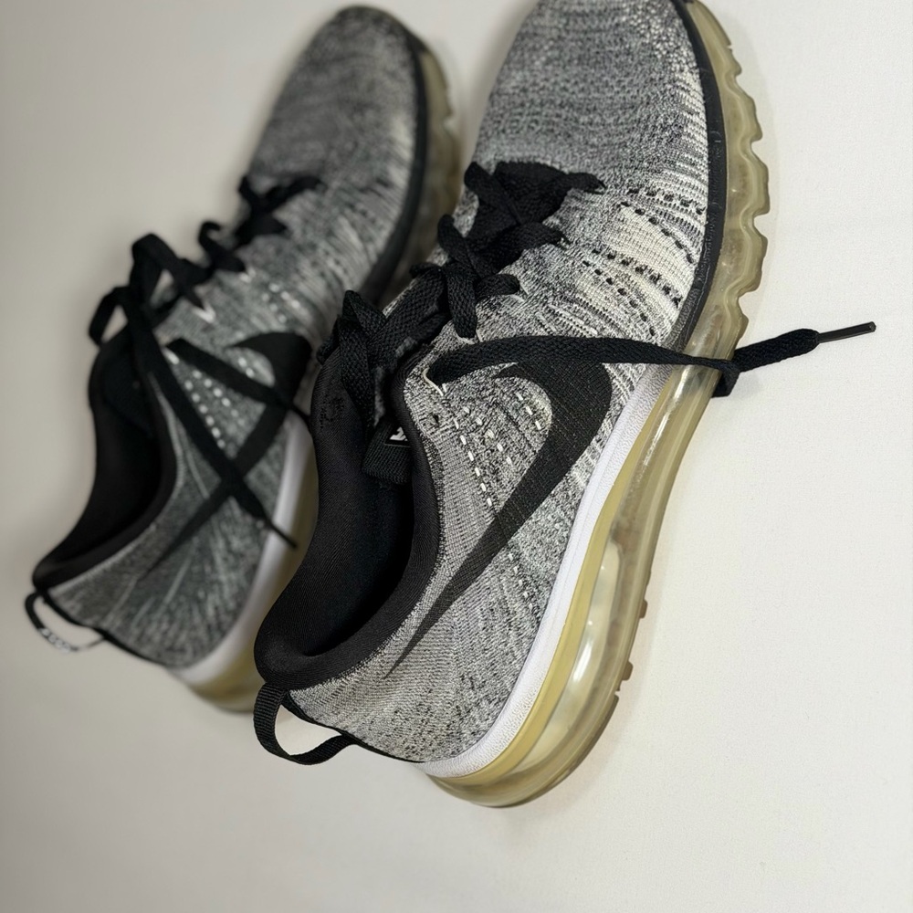 Nike Mens Size 9 Flyknit Air Max Running Shoes Oreo 620469-102 Lace Up Low Top